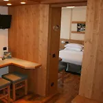 Ξενοδοχείο Larice Bianco 3*