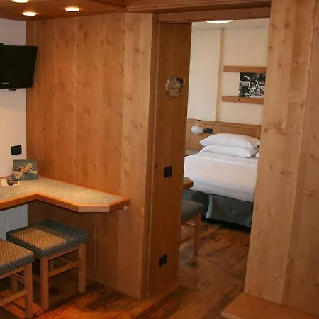 Hotel Larice Bianco 3*