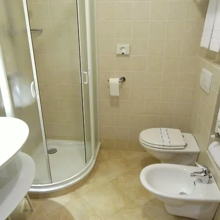 Отель Larice Bianco 3*