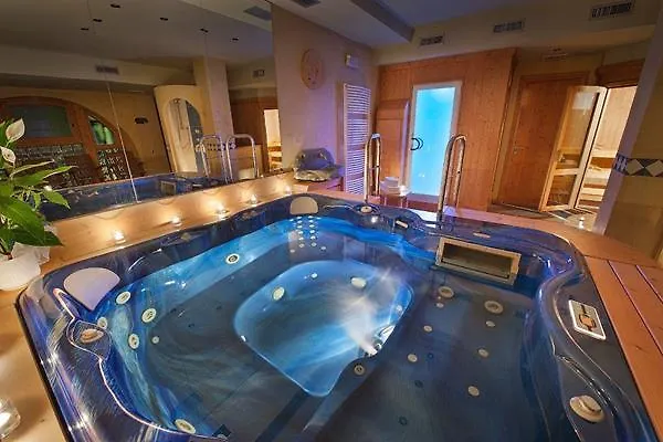 Larice Bianco Hotel 3*